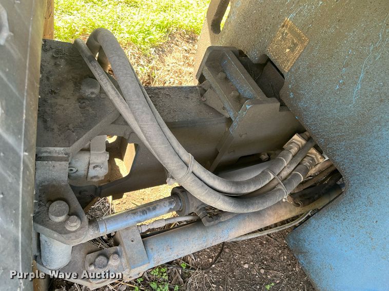 image for item EI0664 1999 Genie S-80 boom lift