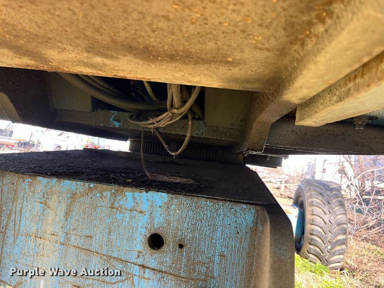 image for item EI0664 1999 Genie S-80 boom lift