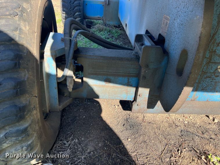 image for item EI0664 1999 Genie S-80 boom lift