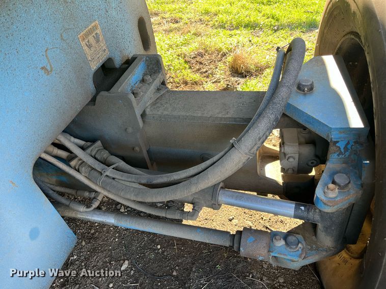image for item EI0664 1999 Genie S-80 boom lift