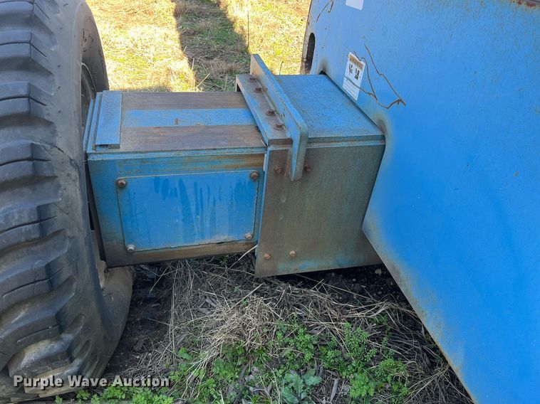 image for item EI0664 1999 Genie S-80 boom lift
