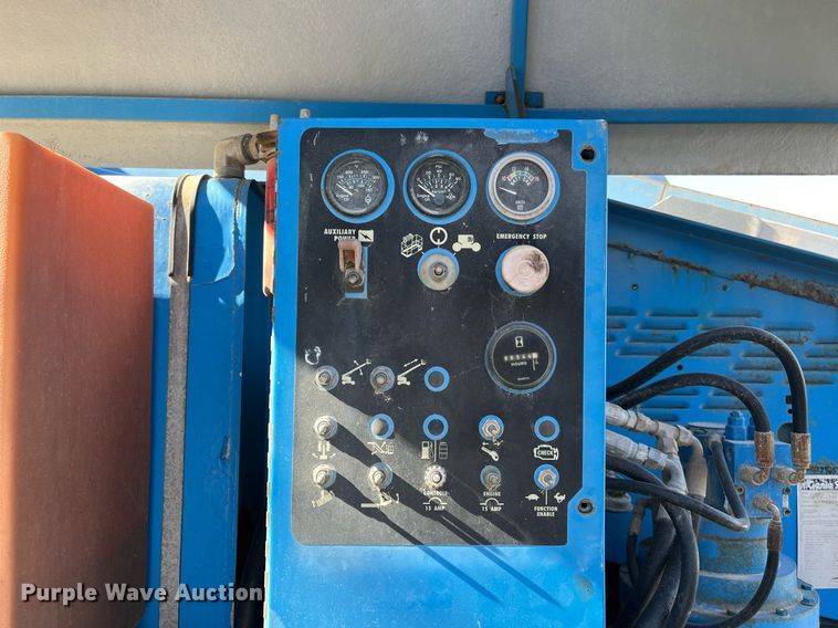 image for item EI0664 1999 Genie S-80 boom lift