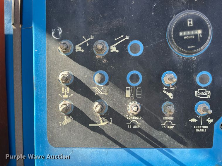 image for item EI0664 1999 Genie S-80 boom lift