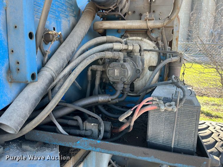 image for item EI0664 1999 Genie S-80 boom lift