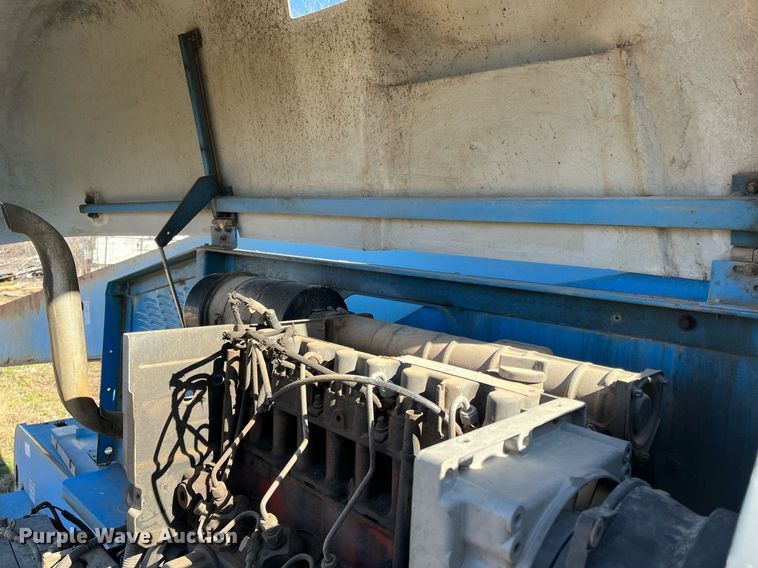 image for item EI0664 1999 Genie S-80 boom lift