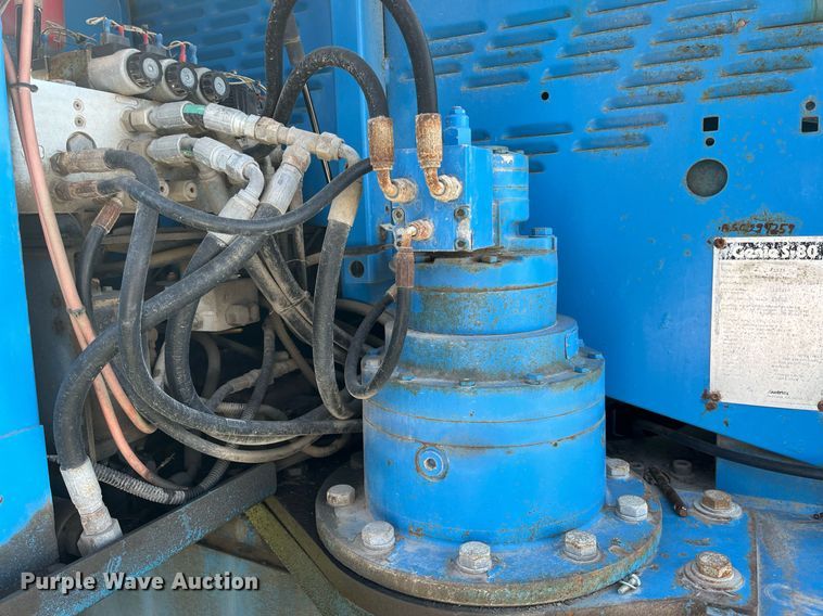 image for item EI0664 1999 Genie S-80 boom lift