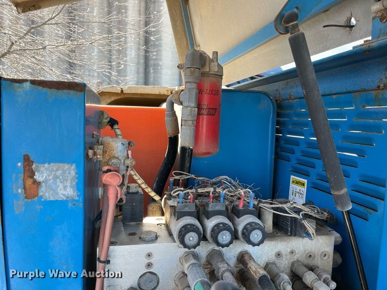 image for item EI0664 1999 Genie S-80 boom lift