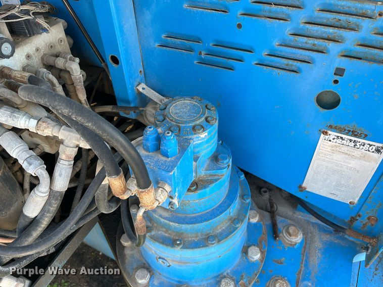 image for item EI0664 1999 Genie S-80 boom lift