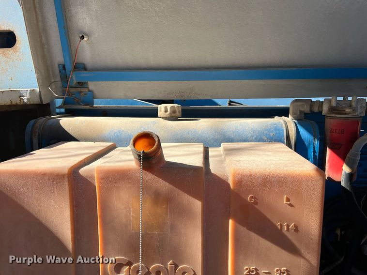 image for item EI0664 1999 Genie S-80 boom lift