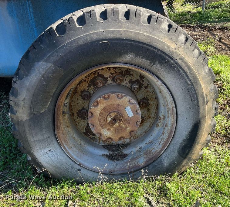 image for item EI0664 1999 Genie S-80 boom lift