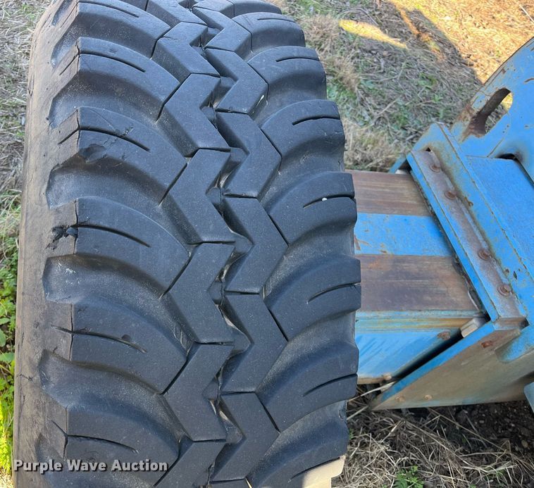 image for item EI0664 1999 Genie S-80 boom lift