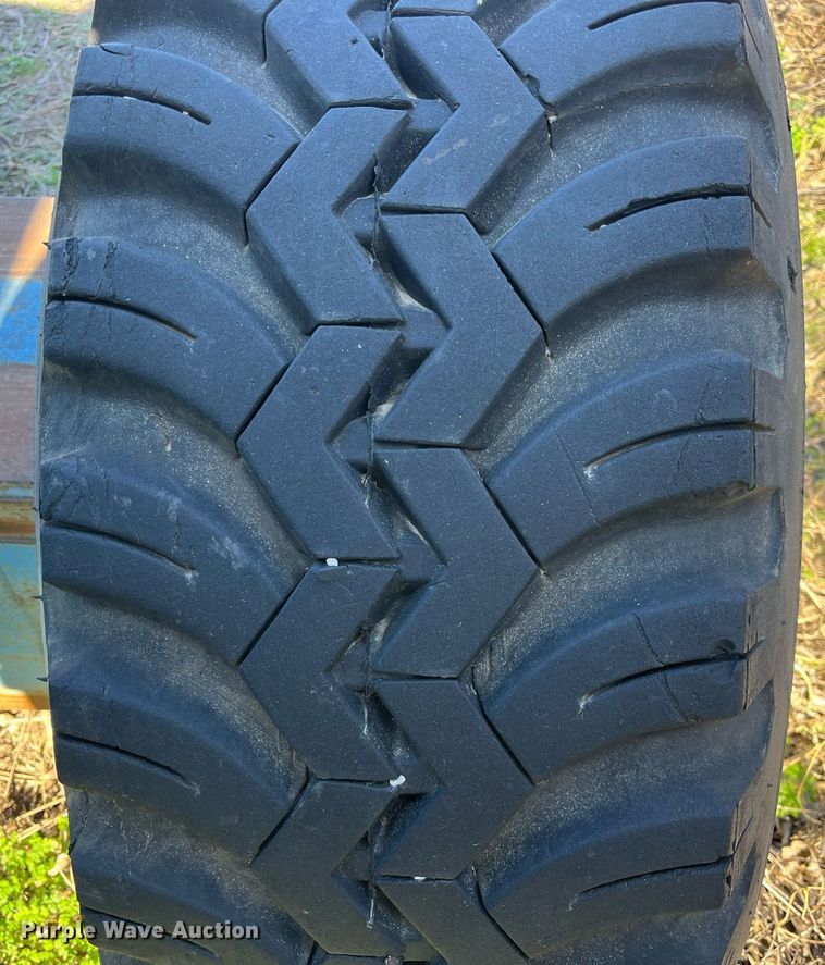 image for item EI0664 1999 Genie S-80 boom lift