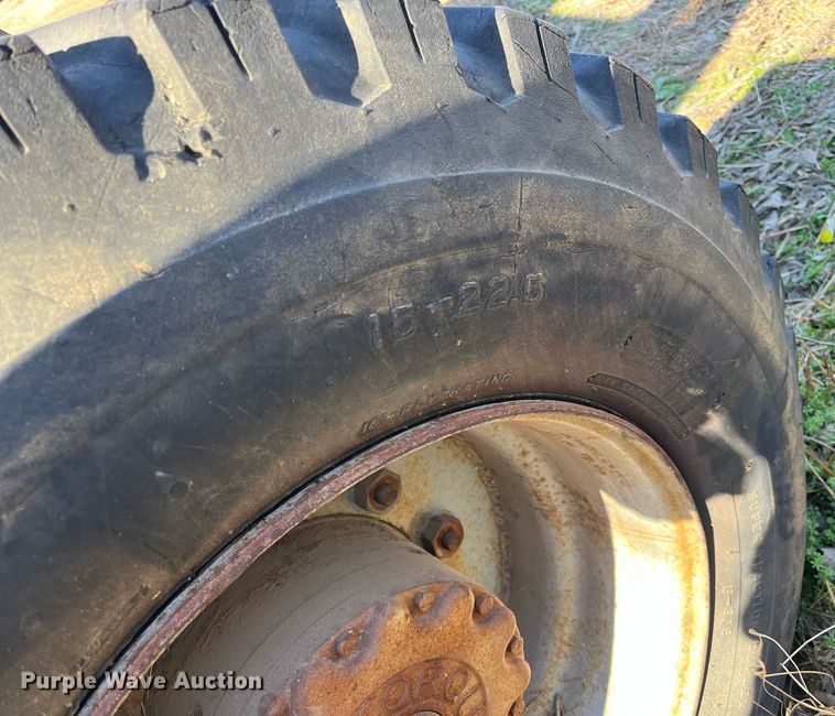 image for item EI0664 1999 Genie S-80 boom lift