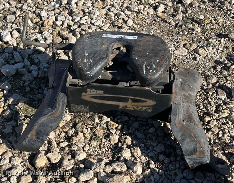 image for item EI0673 Curt 20k fifth wheel hitch