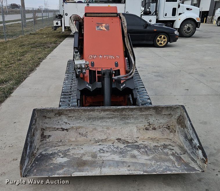 image for item EI3556 2017 Ditch Witch SK1550 compact utility loader
