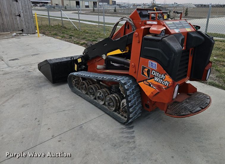 image for item EI3556 2017 Ditch Witch SK1550 compact utility loader