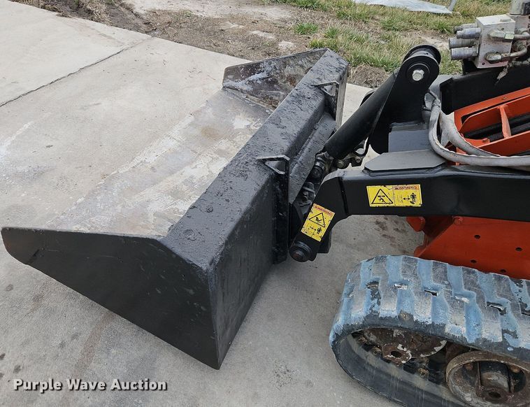 image for item EI3556 2017 Ditch Witch SK1550 compact utility loader