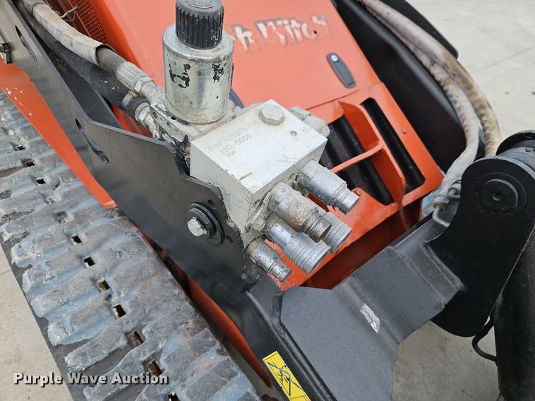 image for item EI3556 2017 Ditch Witch SK1550 compact utility loader