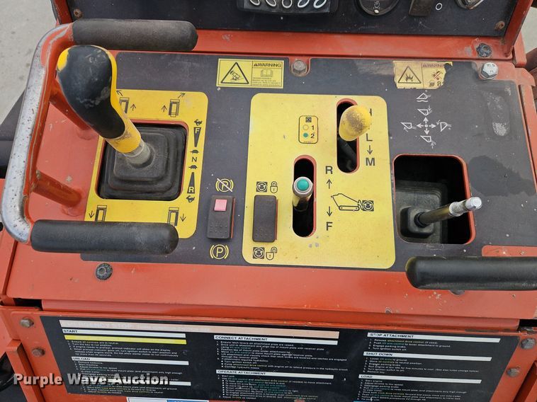 image for item EI3556 2017 Ditch Witch SK1550 compact utility loader