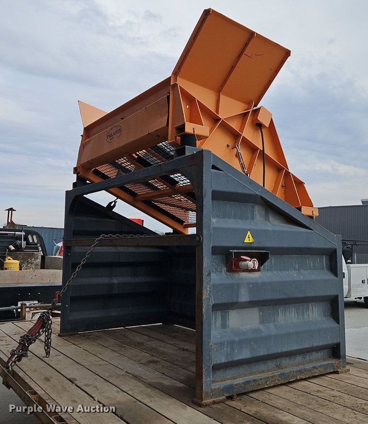 image for item EI3557 Paladin Industrial  vibratory screen