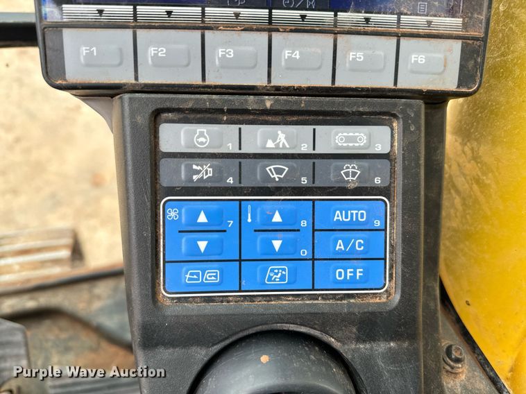image for item EJ0198 2018 Komatsu  PC170LC-11 excavator