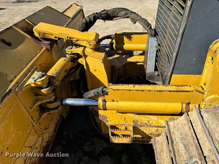 image for item EJ0259 2003 John Deere 700H LGP dozer