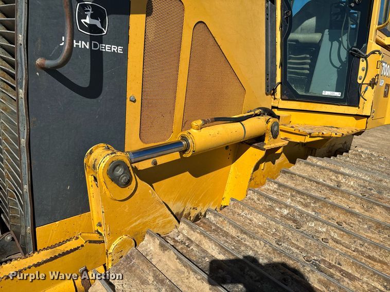 image for item EJ0259 2003 John Deere 700H LGP dozer