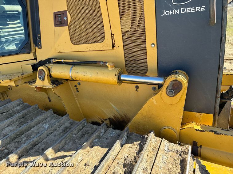 image for item EJ0259 2003 John Deere 700H LGP dozer