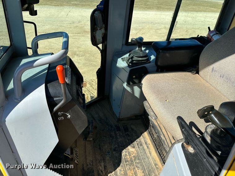 image for item EJ0259 2003 John Deere 700H LGP dozer