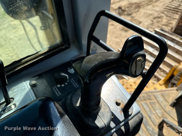 image for item EJ0259 2003 John Deere 700H LGP dozer