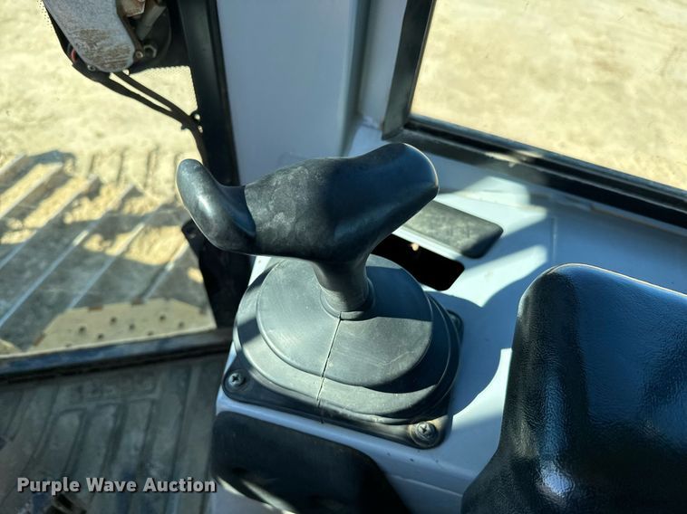 image for item EJ0259 2003 John Deere 700H LGP dozer