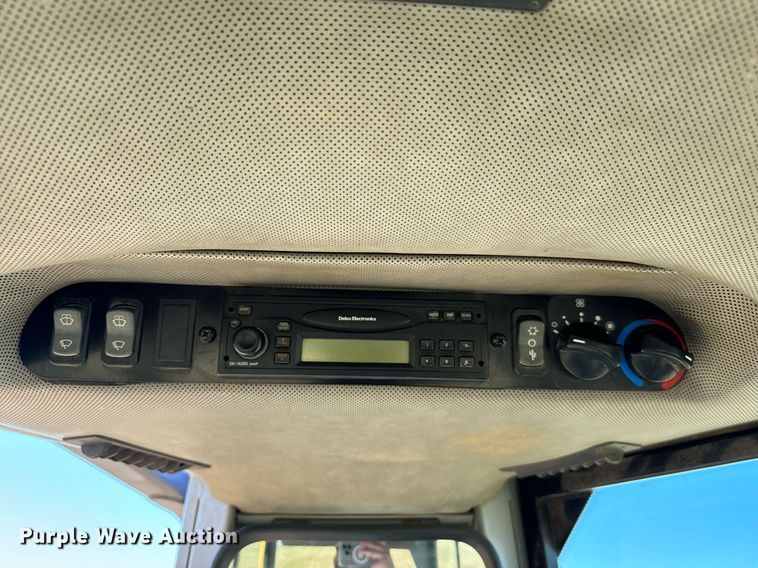 image for item EJ0259 2003 John Deere 700H LGP dozer