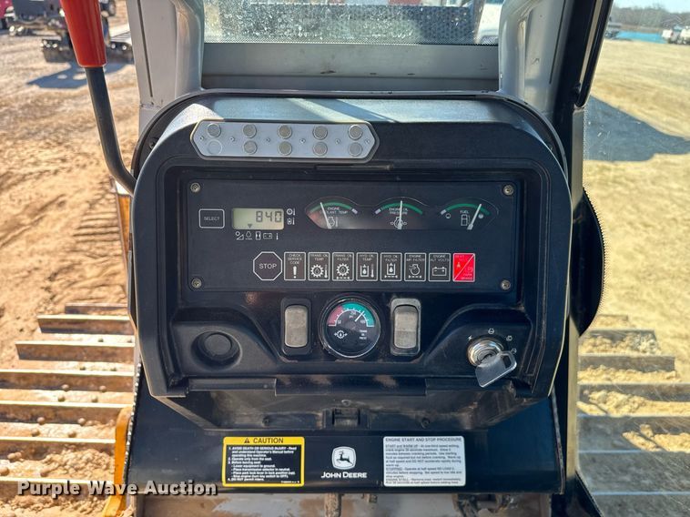 image for item EJ0259 2003 John Deere 700H LGP dozer