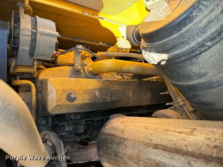 image for item EJ0259 2003 John Deere 700H LGP dozer