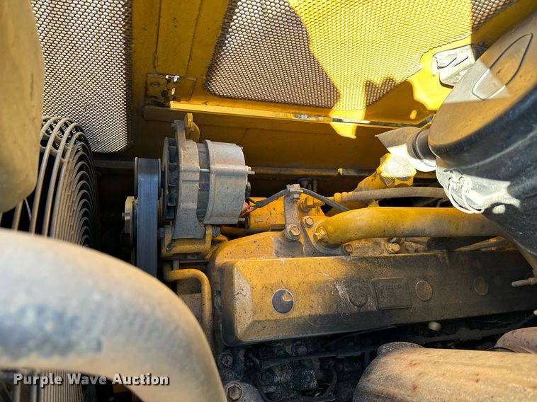 image for item EJ0259 2003 John Deere 700H LGP dozer