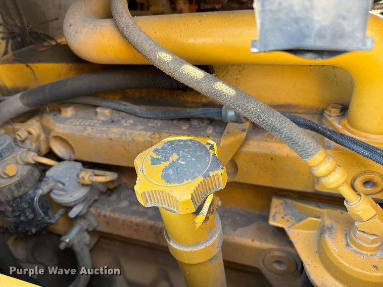 image for item EJ0259 2003 John Deere 700H LGP dozer