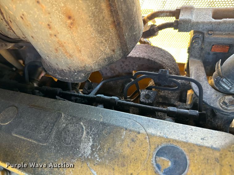 image for item EJ0259 2003 John Deere 700H LGP dozer