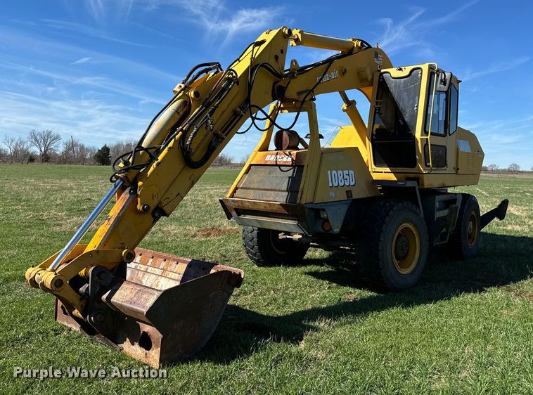 image for item EJ0262 2000 Badger 1085D wheeled excavator