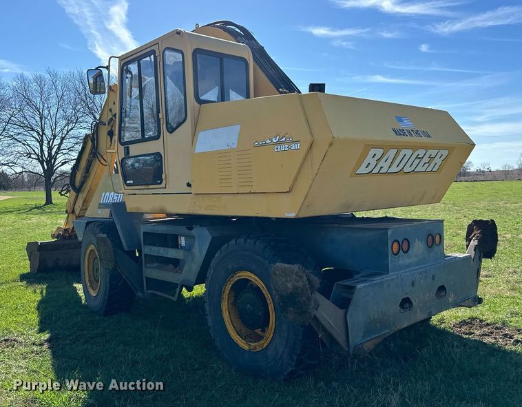 image for item EJ0262 2000 Badger 1085D wheeled excavator