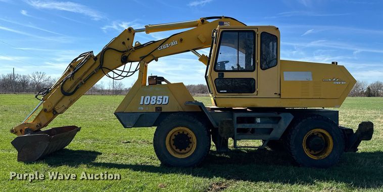 image for item EJ0262 2000 Badger 1085D wheeled excavator