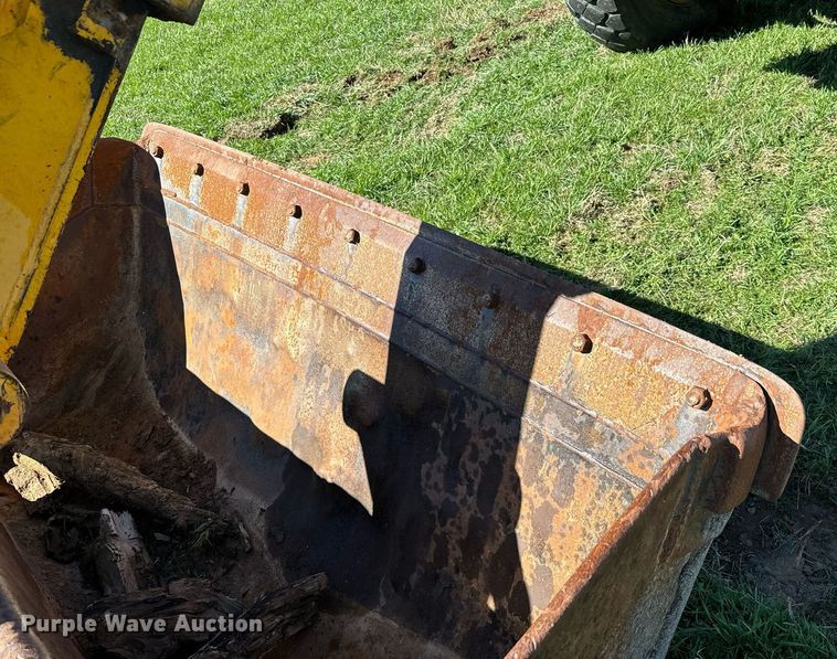 image for item EJ0262 2000 Badger 1085D wheeled excavator