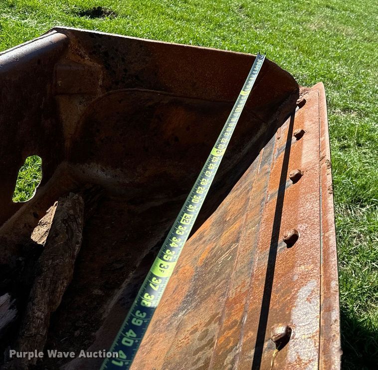 image for item EJ0262 2000 Badger 1085D wheeled excavator