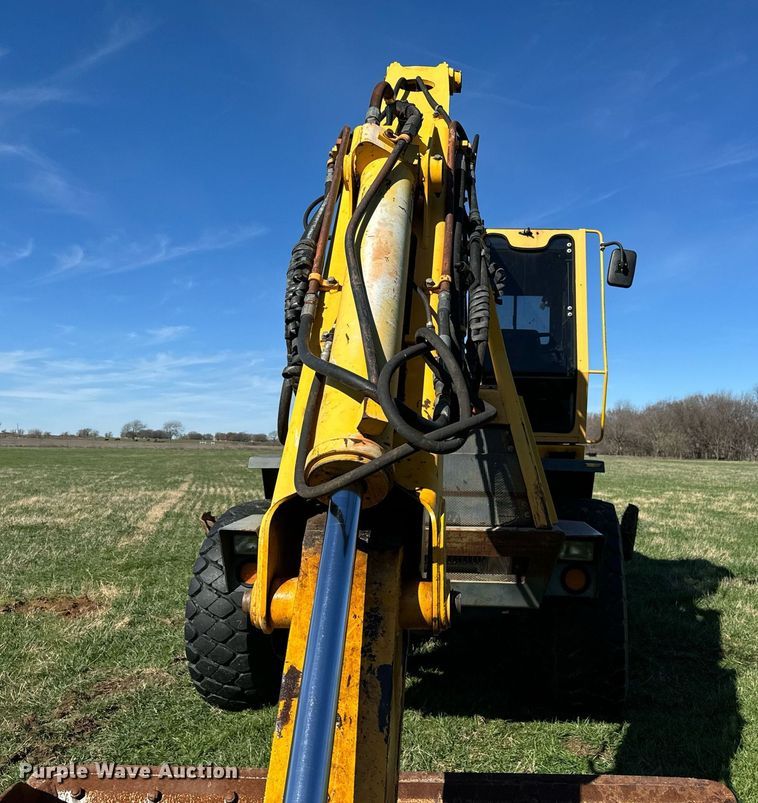 image for item EJ0262 2000 Badger 1085D wheeled excavator