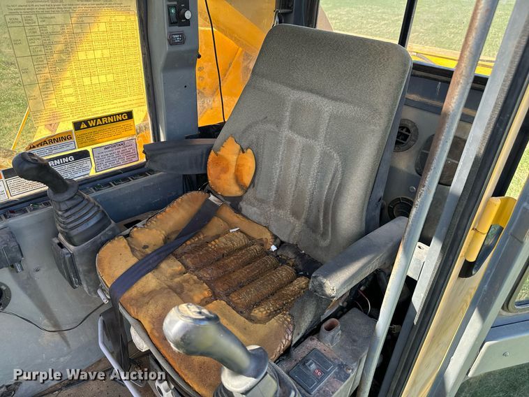 image for item EJ0262 2000 Badger 1085D wheeled excavator