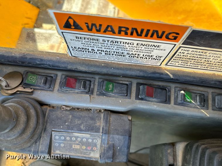 image for item EJ0262 2000 Badger 1085D wheeled excavator