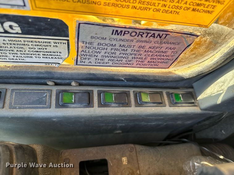 image for item EJ0262 2000 Badger 1085D wheeled excavator