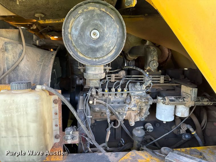 image for item EJ0262 2000 Badger 1085D wheeled excavator