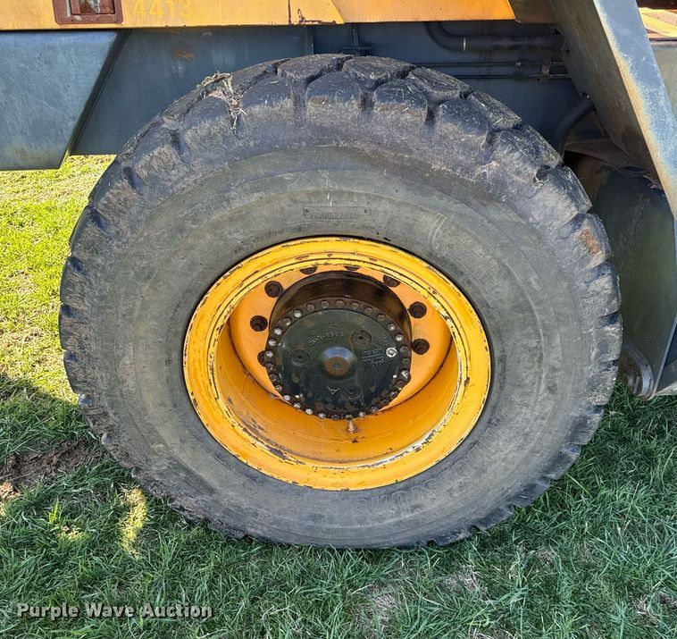 image for item EJ0262 2000 Badger 1085D wheeled excavator