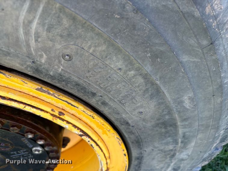 image for item EJ0262 2000 Badger 1085D wheeled excavator