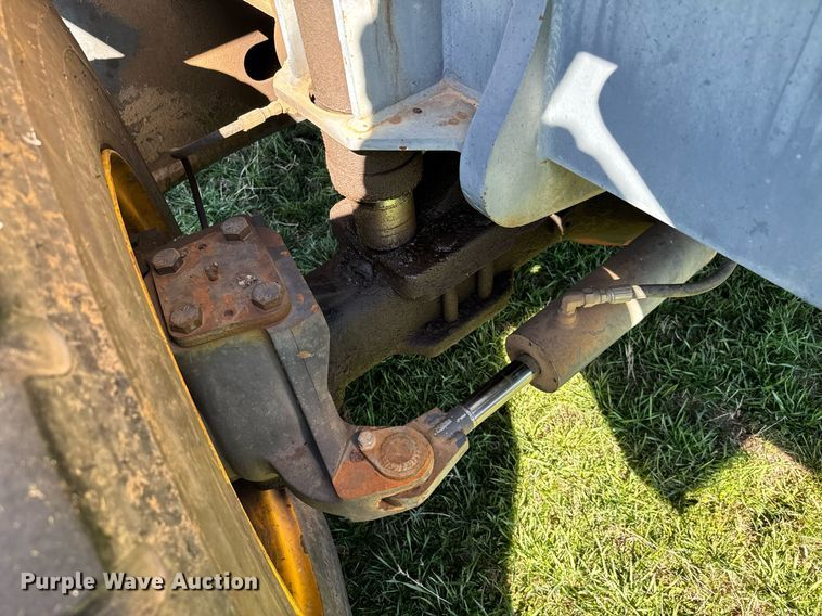 image for item EJ0262 2000 Badger 1085D wheeled excavator